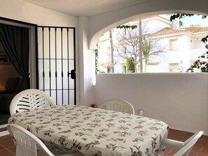 2 bedrooms
