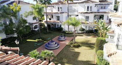 Top Floor 2 Bedroom Duplex 360 Views F-5