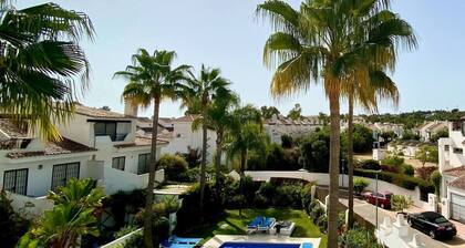 House Pauline 3 bed Poolside Private Garden M-5
