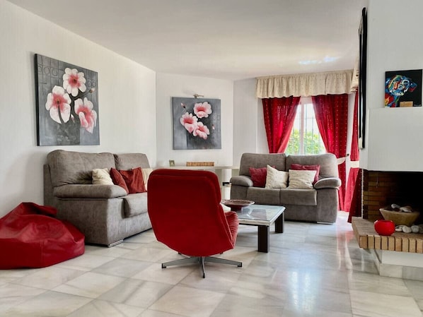 House | 3 bedrooms, Internet