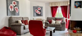 House Pauline 3 bed Poolside Private Garden M-5