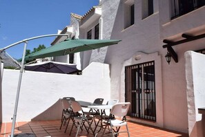 House | 4 bedrooms, Internet - Villa Emma 4 Bedrooms F-3 (Marbella)