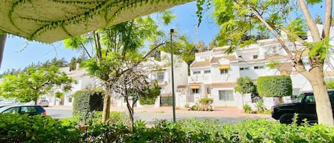 3 bedrooms, Internet