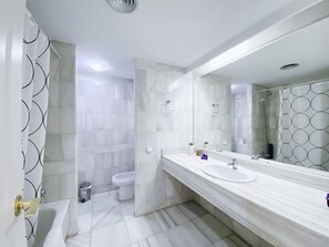 Apartment | 3 bedrooms, Internet