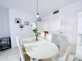 Apartamento | 3 dormitorios y Internet