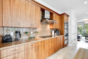 House | 4 bedrooms, Internet - NEW 3-story Townhome With Pool Room Expansive Balcony Seconds Away From Las Olas (Fort Lauderdale)