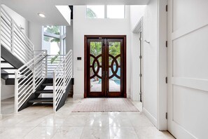 House | 4 bedrooms, Internet - NEW 3-story Townhome With Pool Room Expansive Balcony Seconds Away From Las Olas (Fort Lauderdale)