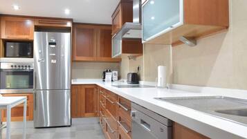 House | 4 bedrooms, Internet