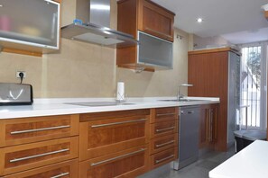 House | 4 bedrooms, Internet