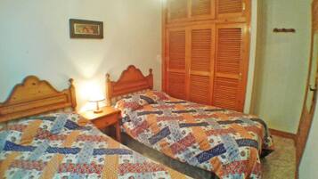 House | 4 bilik tidur