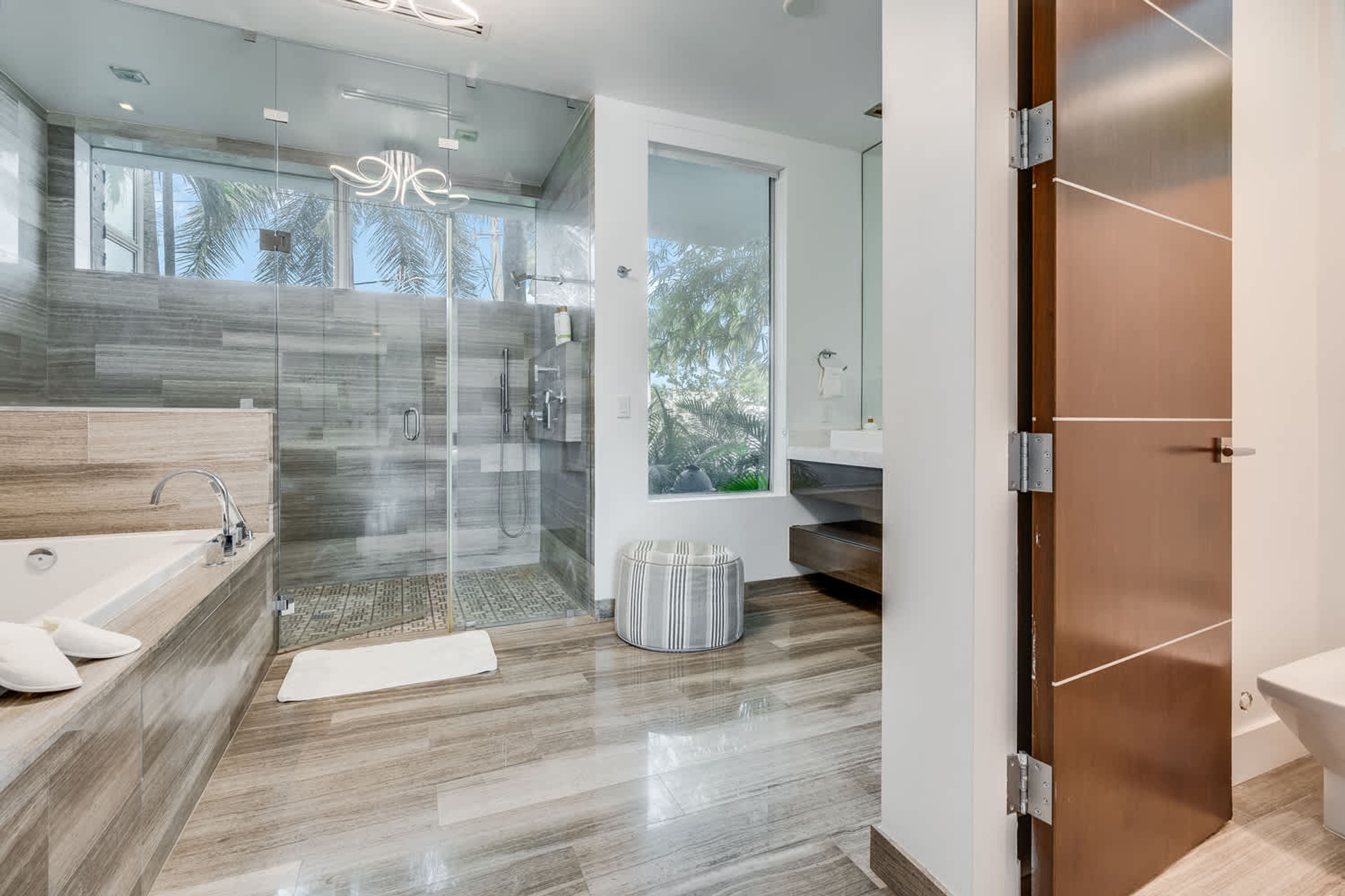 Huis, toegankelijk voor mindervaliden | 6 slaapkamers, een bureau, internet