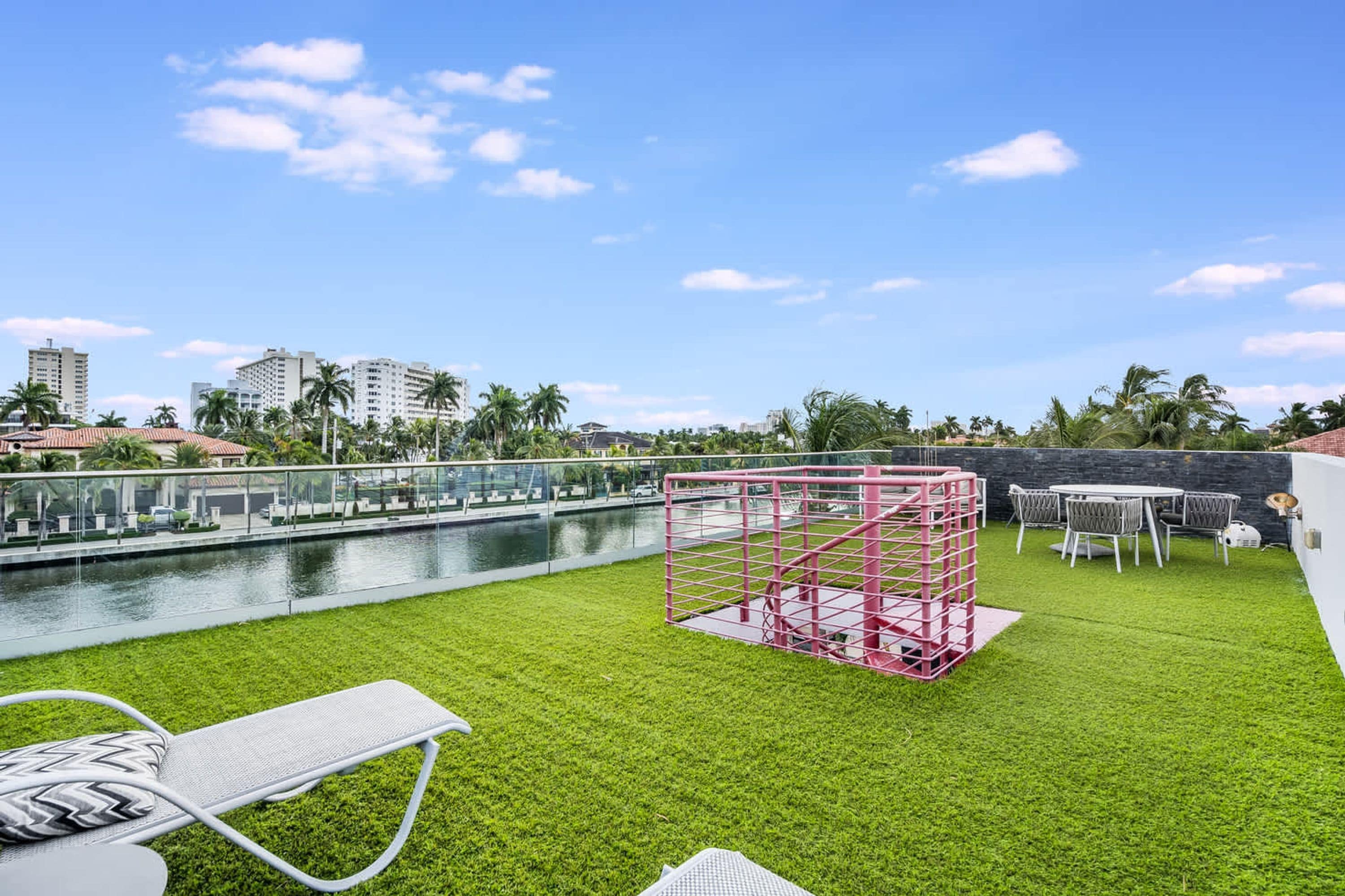 Huis, toegankelijk voor mindervaliden | 6 slaapkamers, een bureau, internet