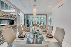 Hus - tillgänglighetsanpassat | 6 sovrum, skrivbord och internet