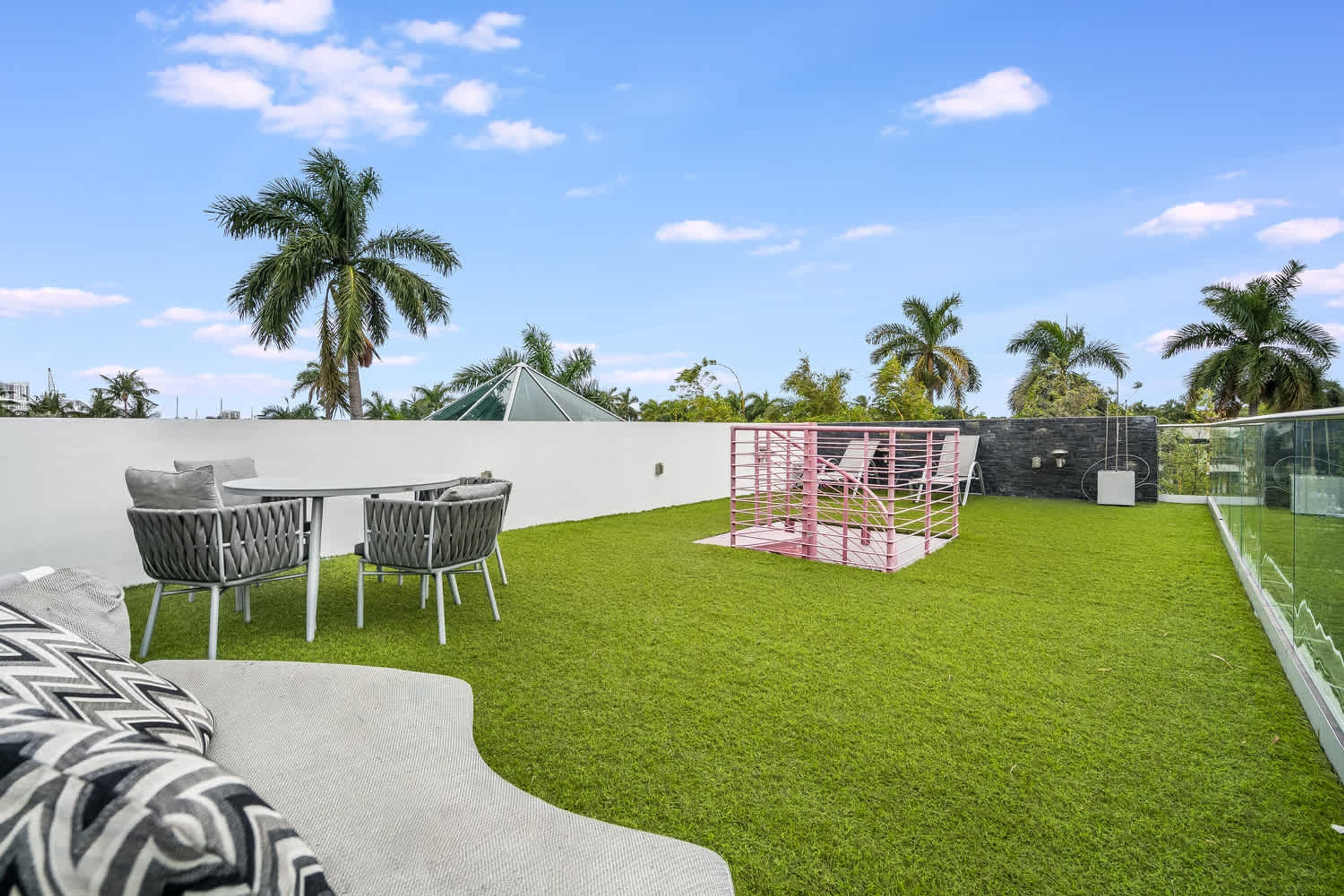 Huis, toegankelijk voor mindervaliden | 6 slaapkamers, een bureau, internet