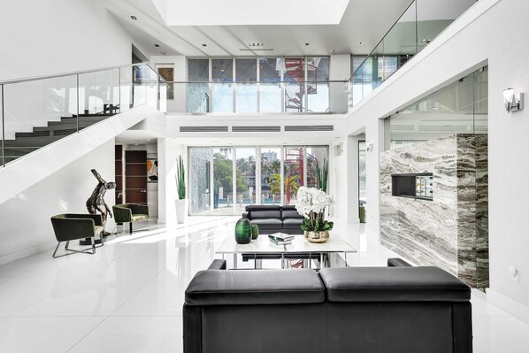 Hus - tillgänglighetsanpassat | 6 sovrum, skrivbord och internet