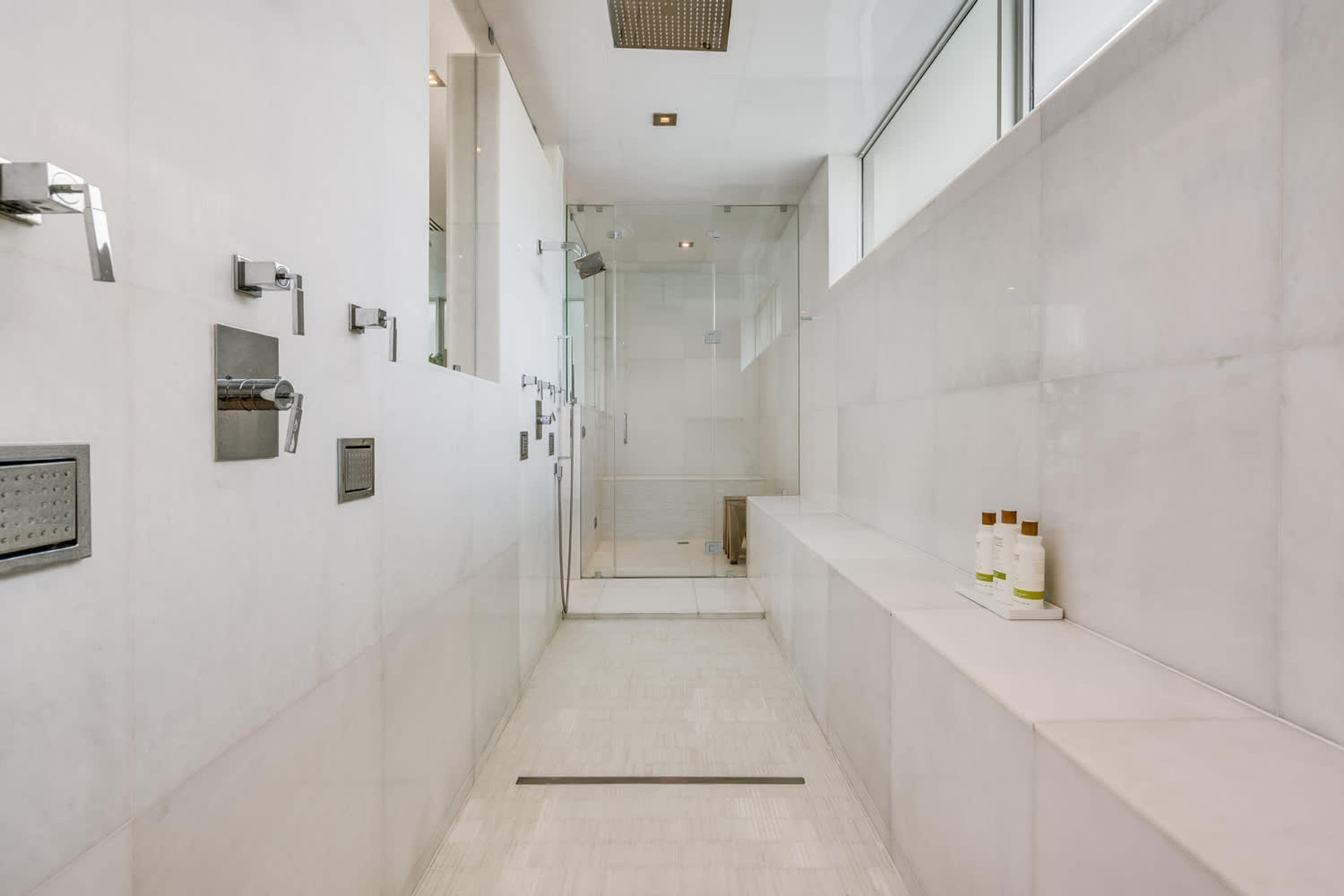 Huis, toegankelijk voor mindervaliden | 6 slaapkamers, een bureau, internet