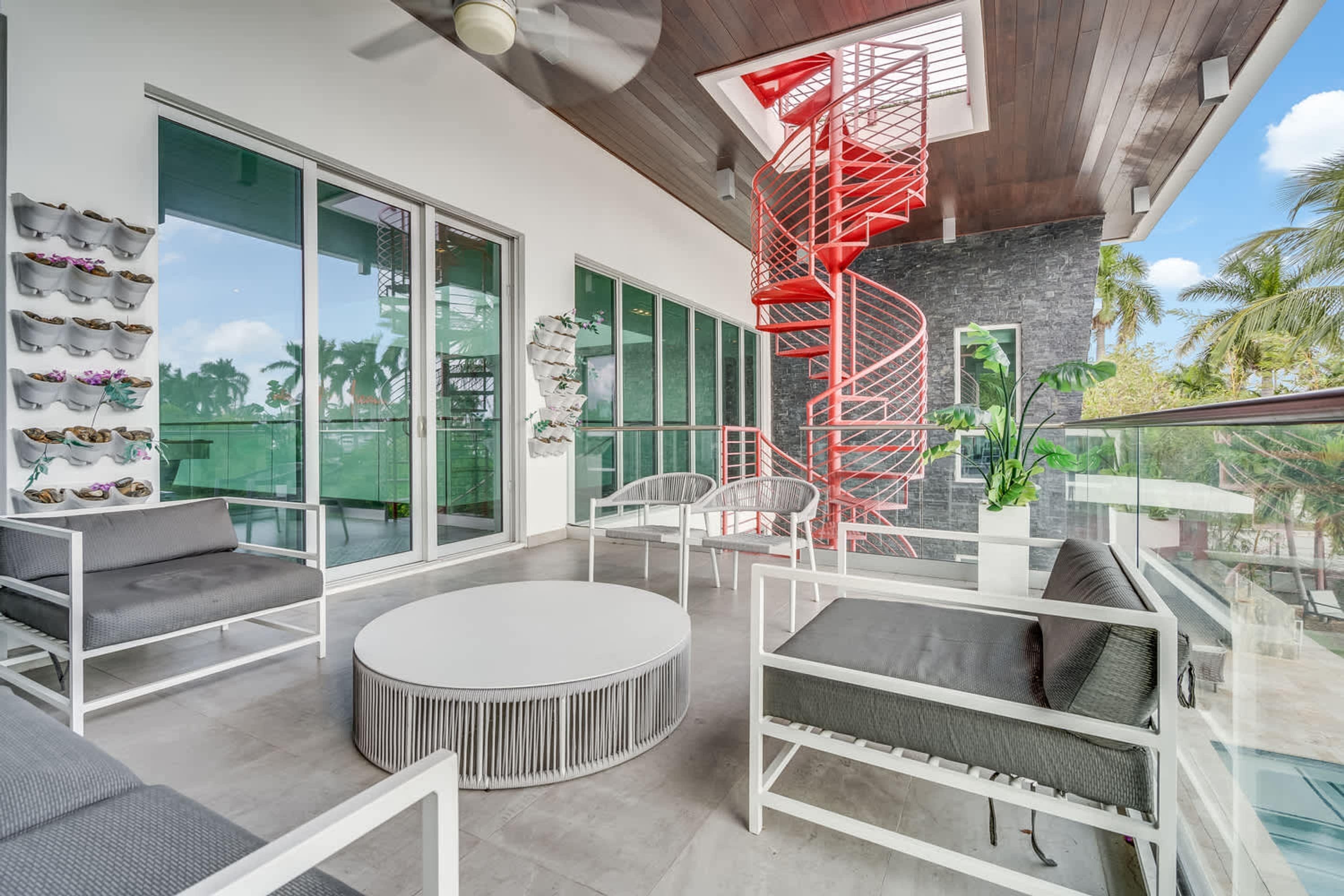 Huis, toegankelijk voor mindervaliden | 6 slaapkamers, een bureau, internet