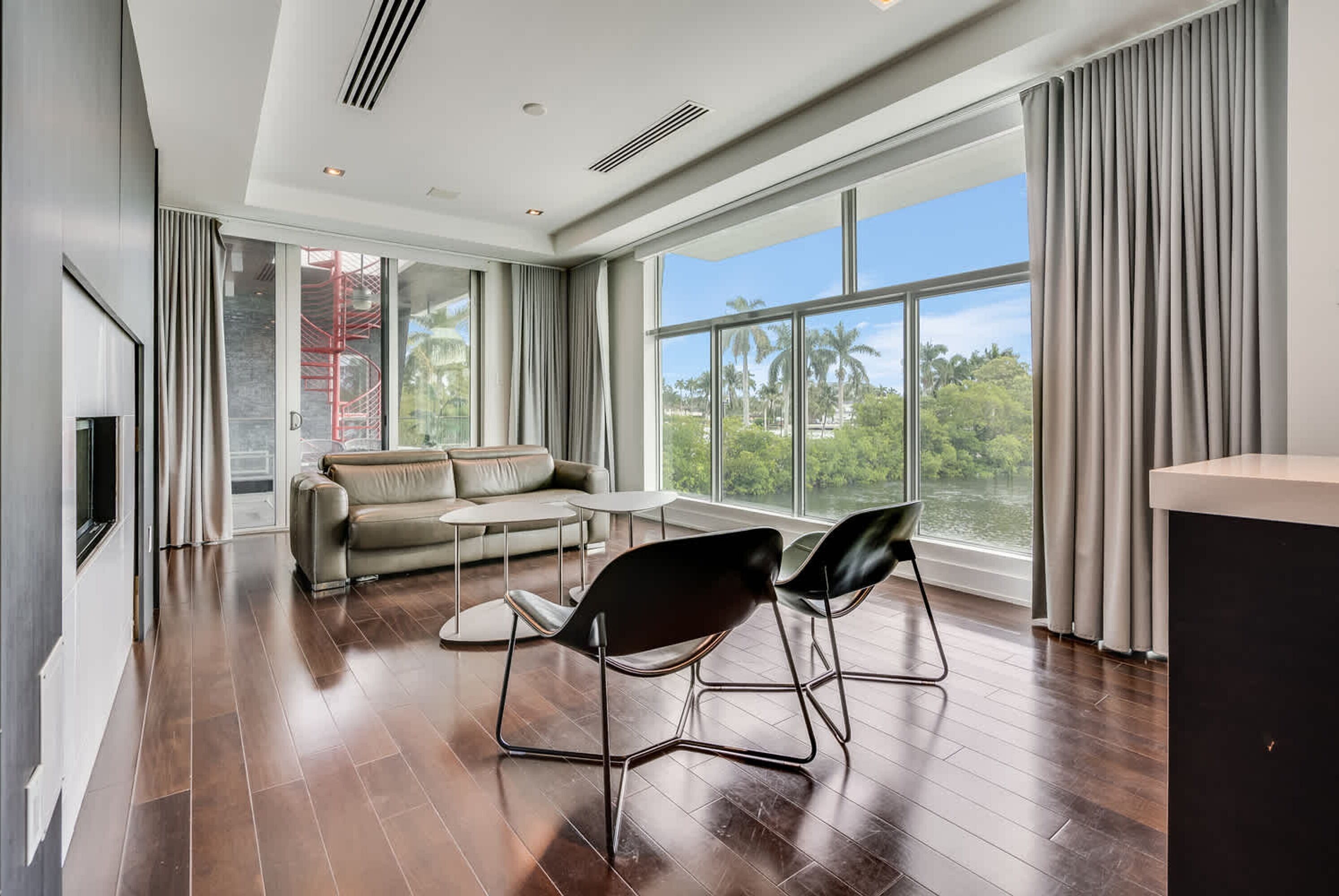 Huis, toegankelijk voor mindervaliden | 6 slaapkamers, een bureau, internet