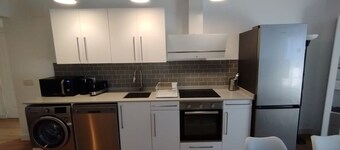 Studio 2 Bed-1 Bathroom for 3 NO Terrace F-3