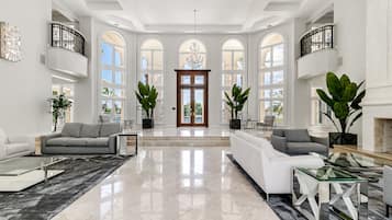 Casa | 9 quartos, acesso à internet de alta velocidade