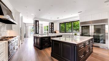 Casa | 9 quartos, acesso à internet de alta velocidade