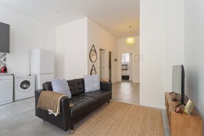 3 عدّة غرف نوم وخدمة الإنترنت