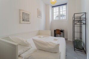 3 عدّة غرف نوم وخدمة الإنترنت