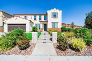 บ้านพั  ก | 5 ห้องนอน, อินเทอร์เน็ตความเร็วสูง