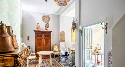 Cheerful 6 Bedroom House in Seville With Terraces