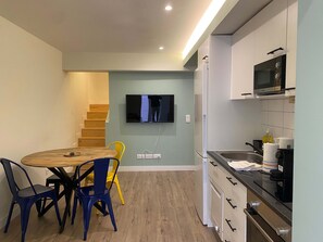 Apartment | 2 bedrooms, Internet - 2C Duplex With 2 Twin Bedrooms Near Gulbenkian (Lisbon)