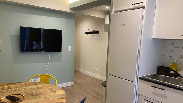 Unclassified image, 1 of 30, button - 2C Duplex With 2 Twin Bedrooms Near Gulbenkian (Lisbon)