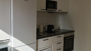 House - 0A King Size Doublebed Near Gulbenkian by Ldapartments (Lisbon)