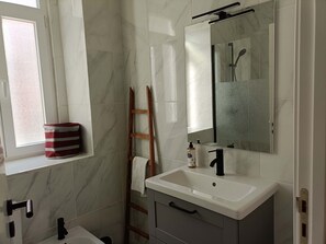 Room - 0A King Size Doublebed Near Gulbenkian by Ldapartments (Lisbon)