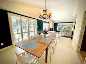 House | 8 bedrooms