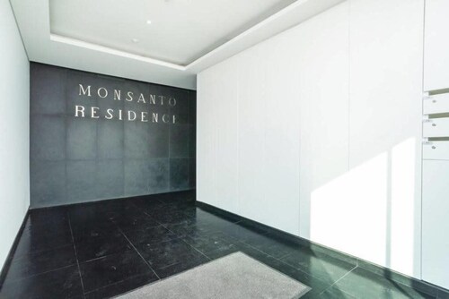 Spacious Lisbon Haven w Lift Garage