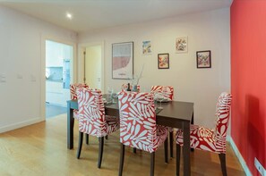 Apartment - Spacious Lisbon Haven w Lift Garage (Lisbon)