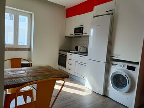 3 bedrooms, Internet - 2A Cozy Duplex for Families Business Travellers (Lisbon)