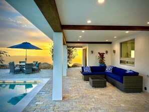 House | 2 bedrooms - Sky Ridge Retreat - Lux Hilltop Escape - Pool Spa (Valley Center)