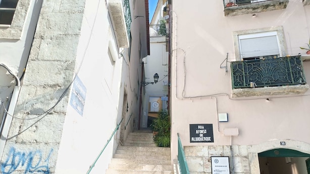 Unclassified image, 1 of 21, button - Alfama Se Pracadocomercio Casadosbicos - 30 (Lisbon)