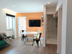 Apartment | 1 bedroom, Internet - 2B Bright and Spacious Near Gulbenkian by Ldapartments (Lisbon)