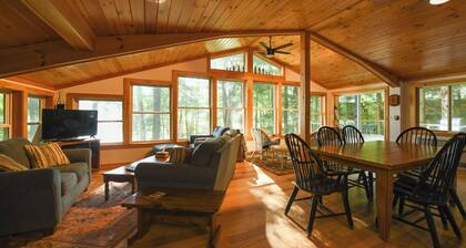New for 2026! Moose Pond Retreat with Private Waterfront & Fun Activities