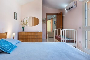 3 bedrooms, iron/ironing board