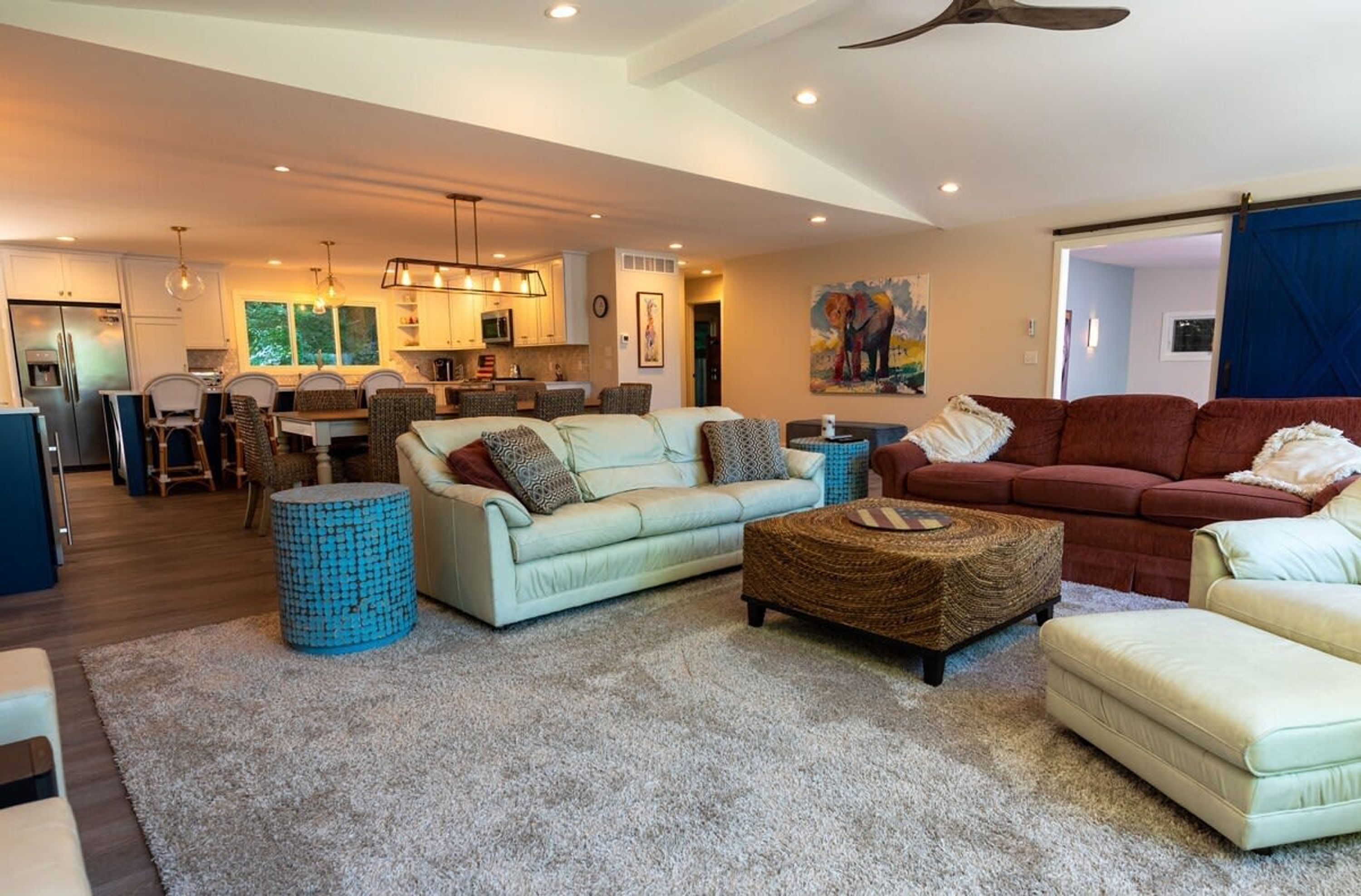 House | 4 bedrooms, desk, Internet