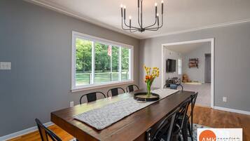 House | 4 bedrooms, Internet