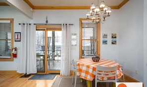 1 bedroom, Internet - Lake Life Getaway - Condo Near Downtown (Douglas)