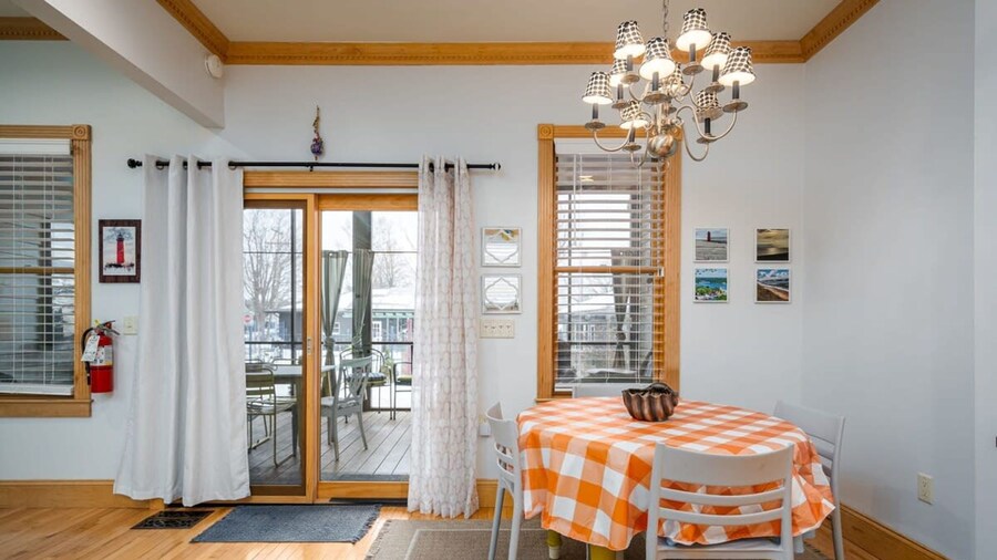 Lake Life Getaway - Condo Near Downtown