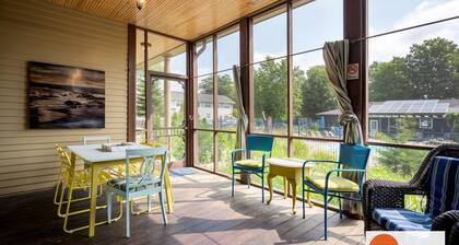 Lake Life Getaway - Condo Near Downtown