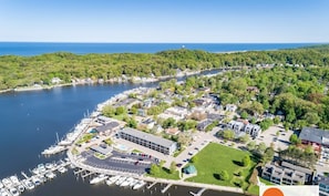 Apartment | 2 bedrooms, Internet - Charming Bayview - Downtown Condo With Pool (Saugatuck)