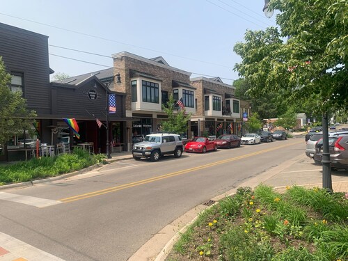 Whittier Cottage in Douglas