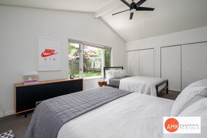 3 habitaciones, escritorio y acceso a internet